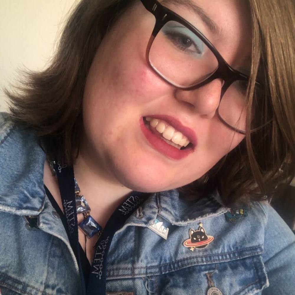 Meet your Posher, Elise